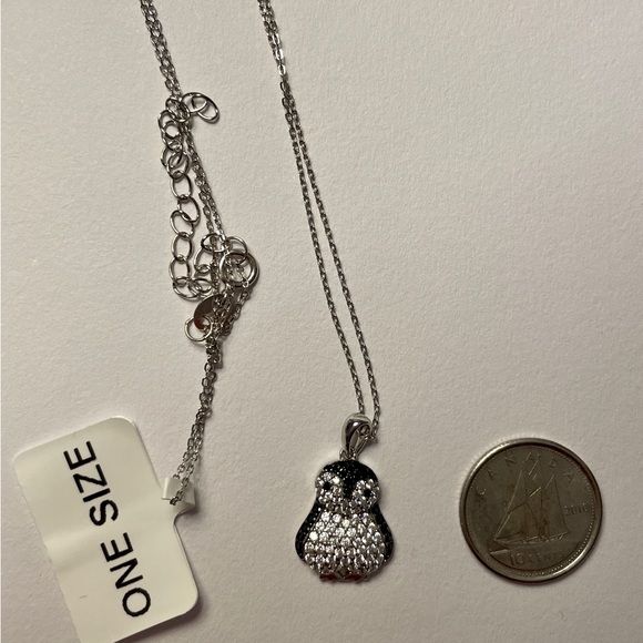 BNWT Charmed Aroma Penguin Necklace - Picture 2 of 2